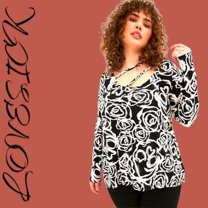 TORRID/LOVESICK PLUS SIZE Strappy Hi Lo Spraypaint Skulls Top